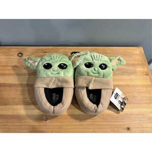 STAR WARS The Mandalorian, Grogu Baby Yoda Boys Slipper Full Body, Kids Size 2-3